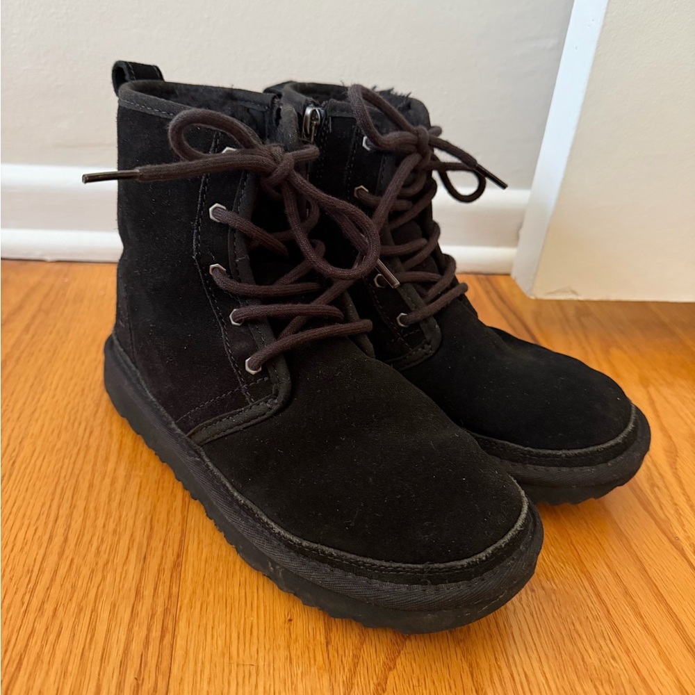 Ugg Harkley Black Lace Boots Kids 4